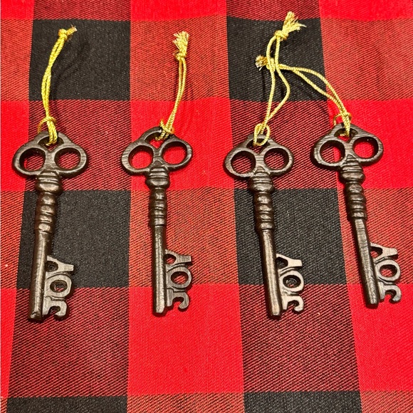 Christmas Antique Skeleton Key Ornaments Set - Picture 1 of 6
